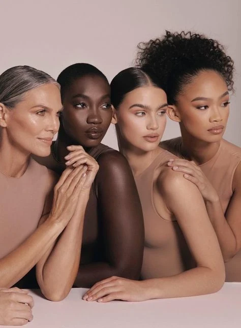 4 belles femmes de tout âge